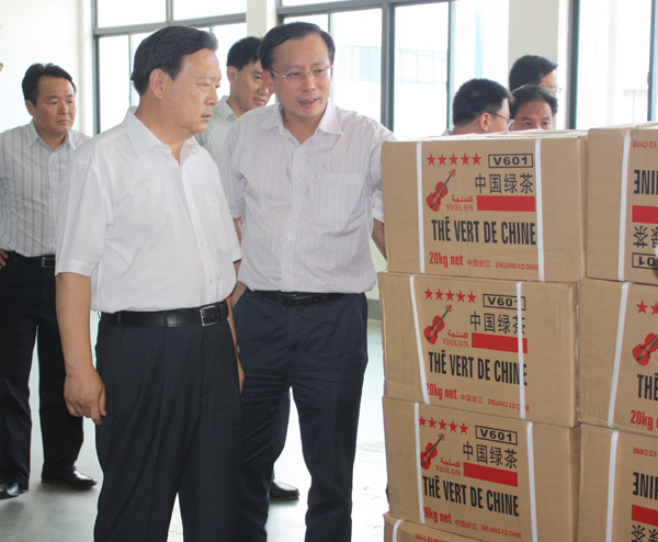 省委副書(shū)記夏寶龍到華大制茶、塔塔茶業(yè)考察