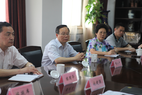 省政協(xié)副主席陳小平一行視察公司