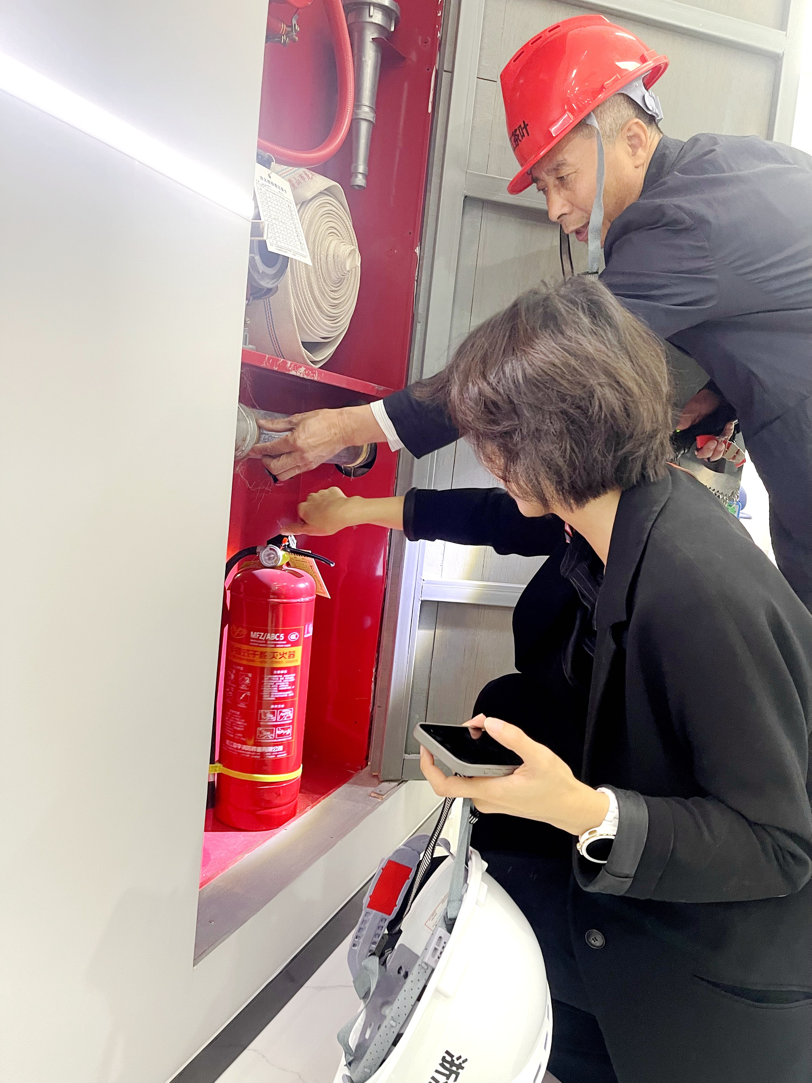 浙茶集團對茶葉大樓開(kāi)展“五一”節前安全大檢查